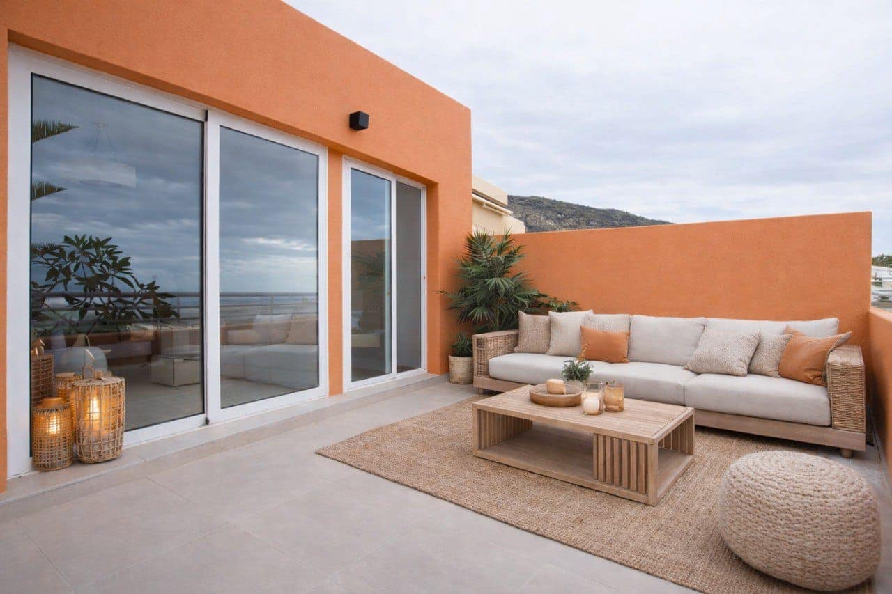 4 sypialnia Dom na sprzedaż w Adeje z basenem garażem - 675 000 € (Ref: 9553113)