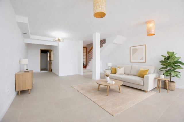 4 sovrum Hus till salu i Adeje med pool garage - 675 000 € (Ref: 9553113)