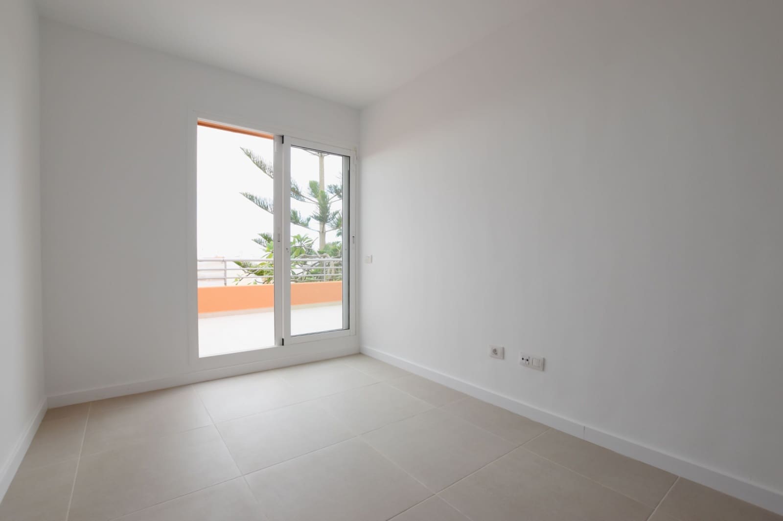 4 sypialnia Dom na sprzedaż w Adeje z basenem garażem - 675 000 € (Ref: 9553113)