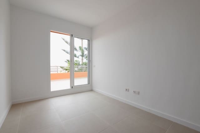 4 sovrum Hus till salu i Adeje med pool garage - 675 000 € (Ref: 9553113)