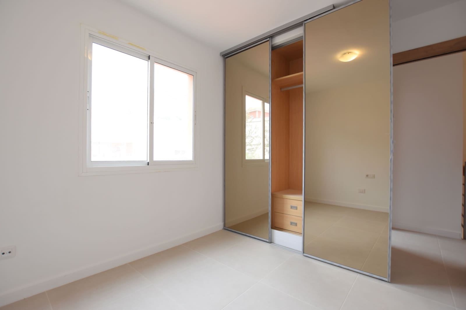 4 sypialnia Dom na sprzedaż w Adeje z basenem garażem - 675 000 € (Ref: 9553113)