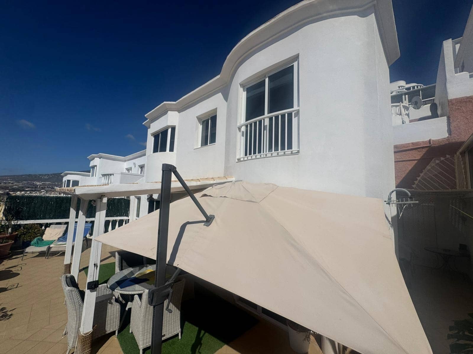 3 quarto Casa em Banda para venda em Costa Adeje com piscina garagem - 610 000 € (Ref: 9581247)