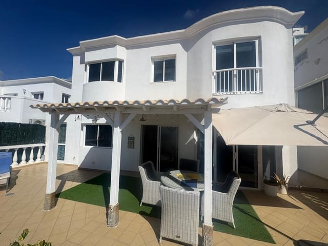 3 quarto Casa em Banda para venda em Torviscas Centro y Alto, Adeje com piscina garagem - 610 000 € (Ref: 9581247)