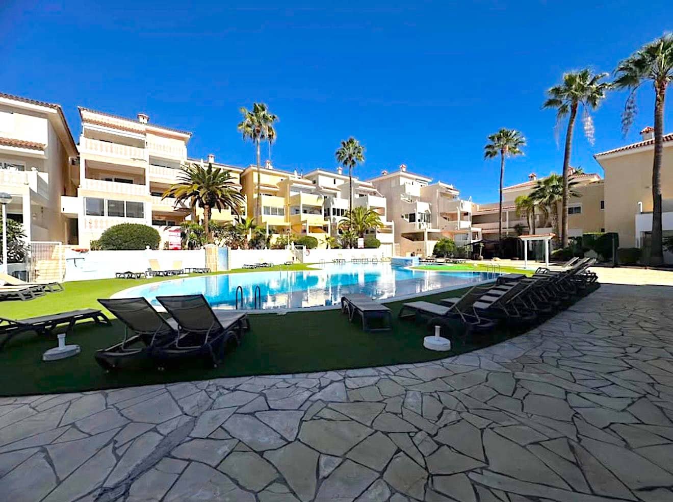 2 slaapkamer Penthouse te koop in Chayofa met zwembad - € 289.000 (Ref: 9614422)