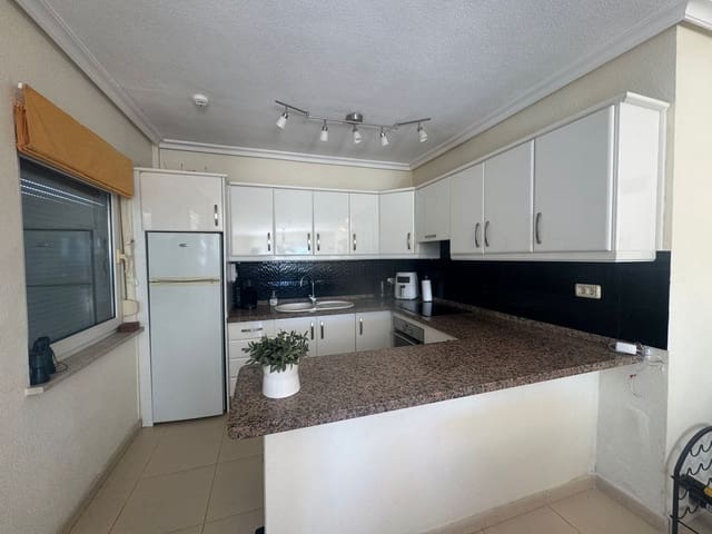 2 makuuhuone Kattohuoneisto myytävänä paikassa Chayofa, Arona mukana uima-altaan - 289 000 € (Ref: 9614422)