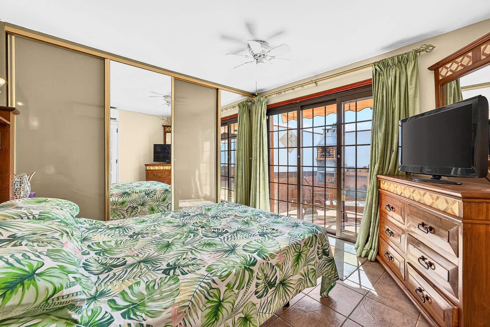 2 sypialnia Bungalow na sprzedaż w Golf del Sur z basenem garażem - 375 000 € (Ref: 9678150)