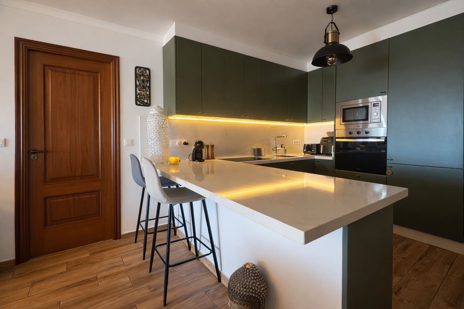 2 bedroom Apartment for sale in Adeje with pool garage - € 449,000 (Ref: 9714018)