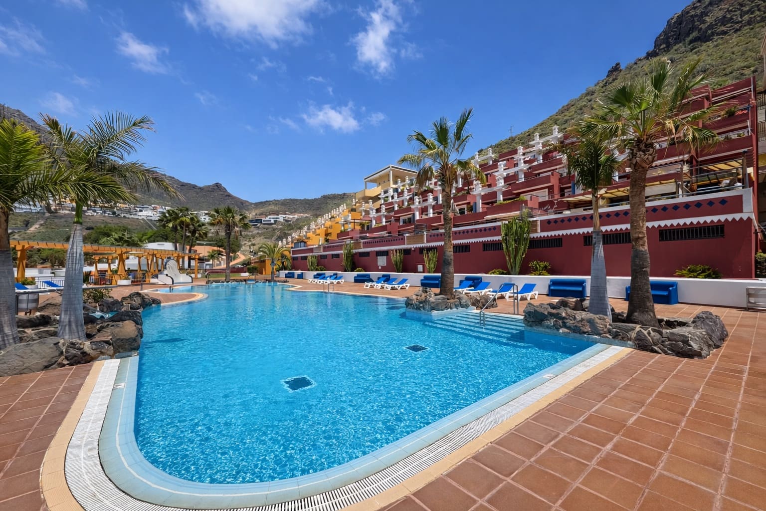 2 bedroom Apartment for sale in Adeje with pool garage - € 449,000 (Ref: 9714018)