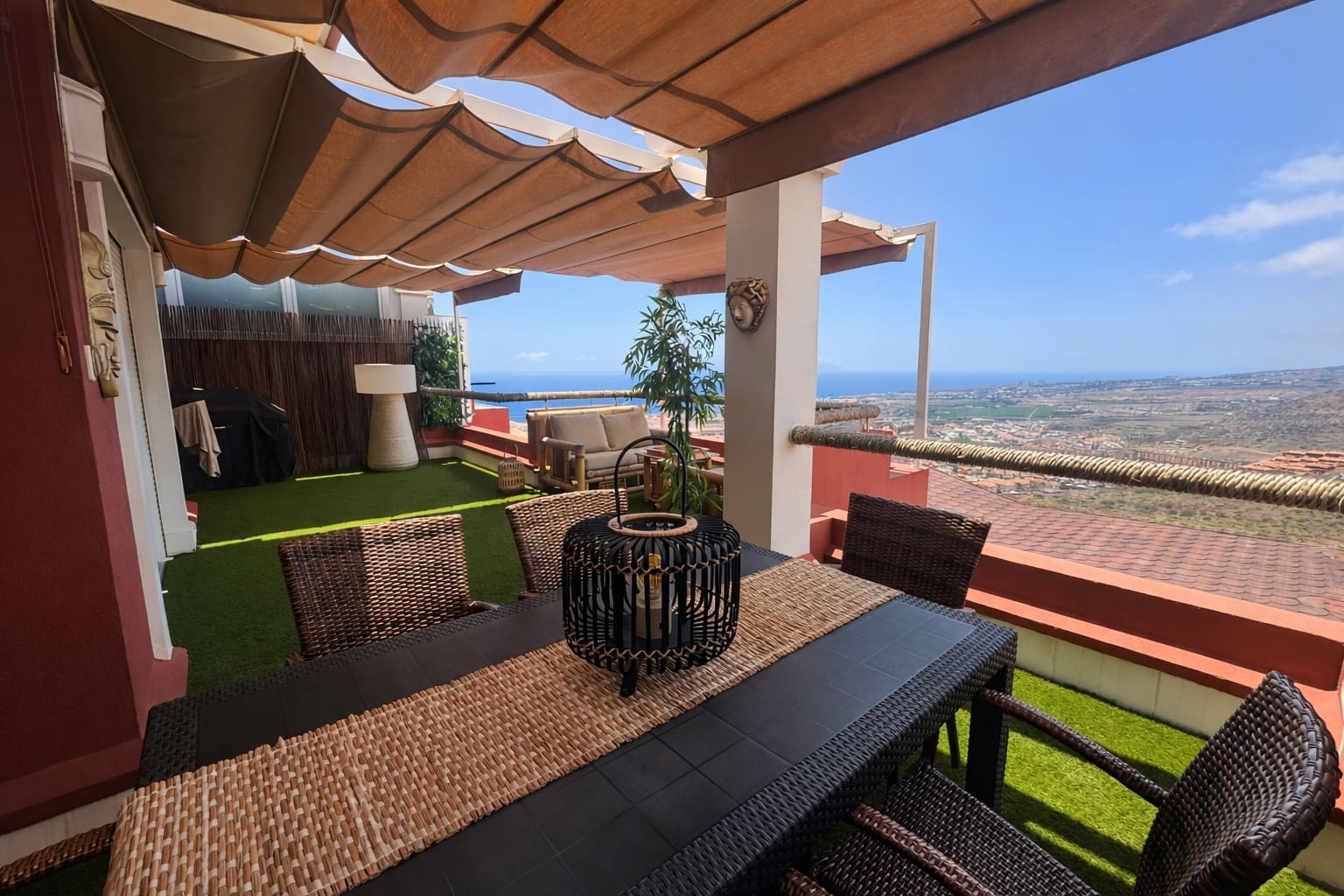 2 bedroom Apartment for sale in Adeje with pool garage - € 449,000 (Ref: 9714018)