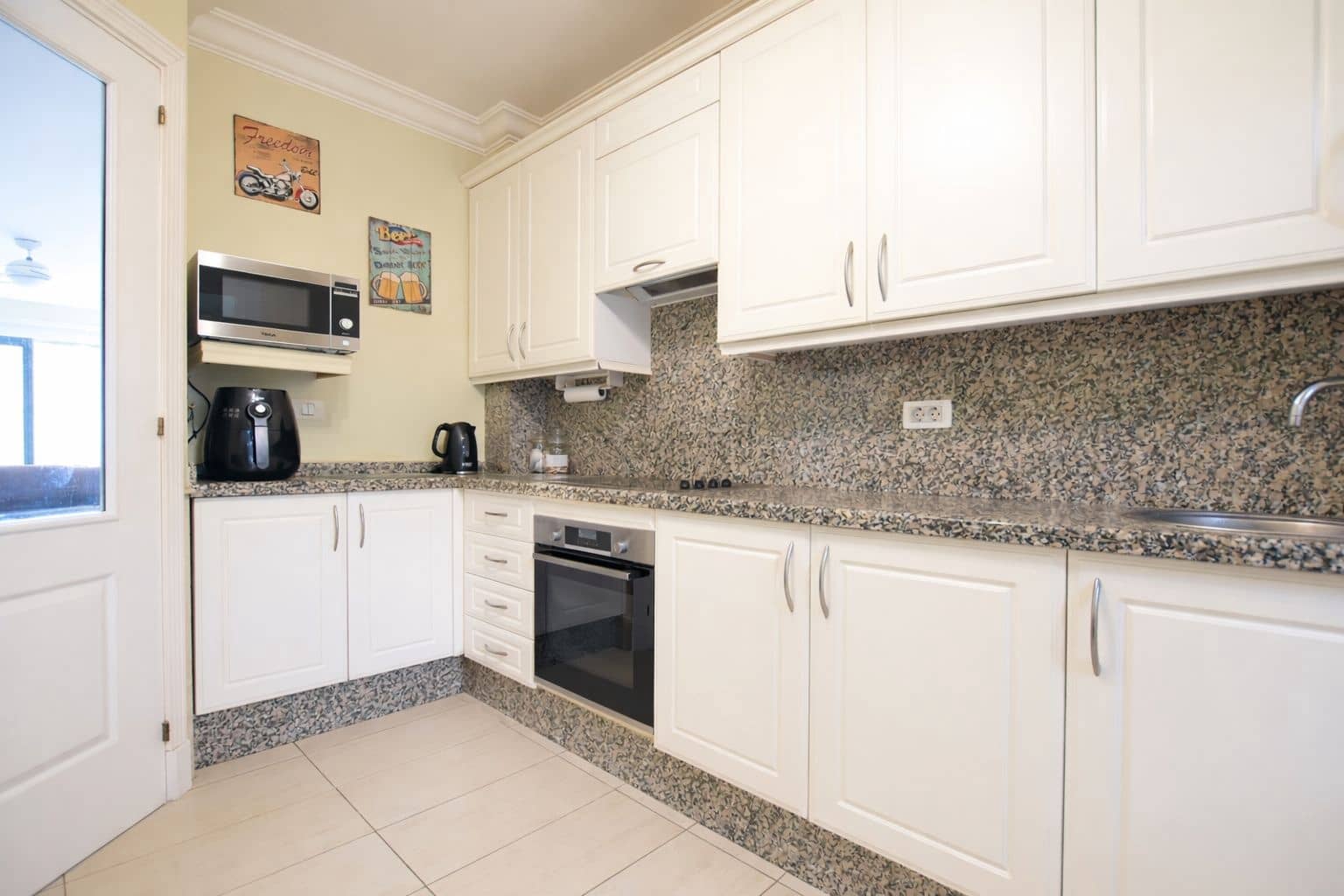 2 bedroom Townhouse for sale in Chayofa with garage - € 389,000 (Ref: 9722653)