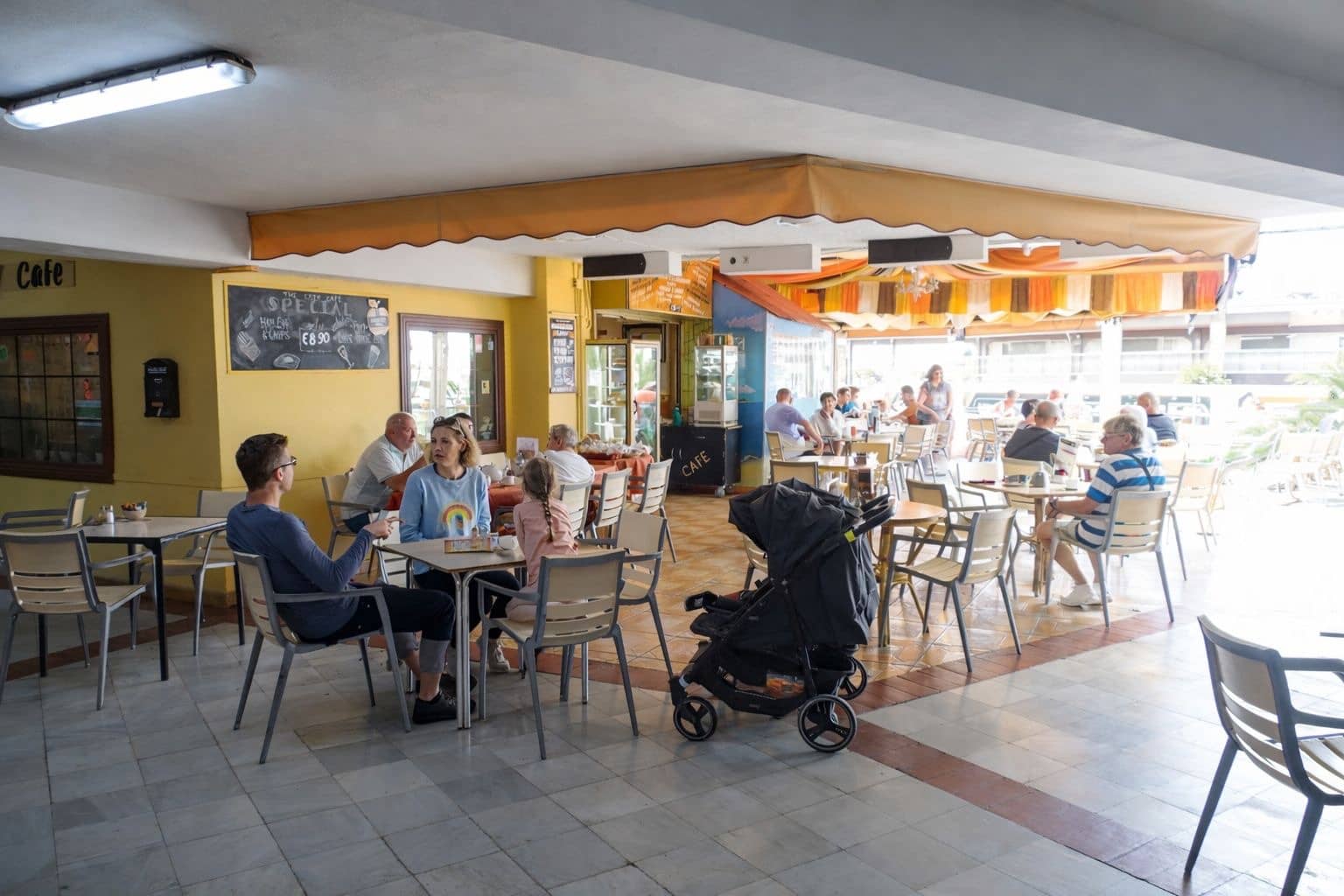 Business for sale in Costa Adeje - € 199,000 (Ref: 9737243)