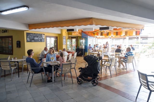 Bedrijf te koop in Playa de las Américas, Adeje - € 199.000 (Ref: 9737243)