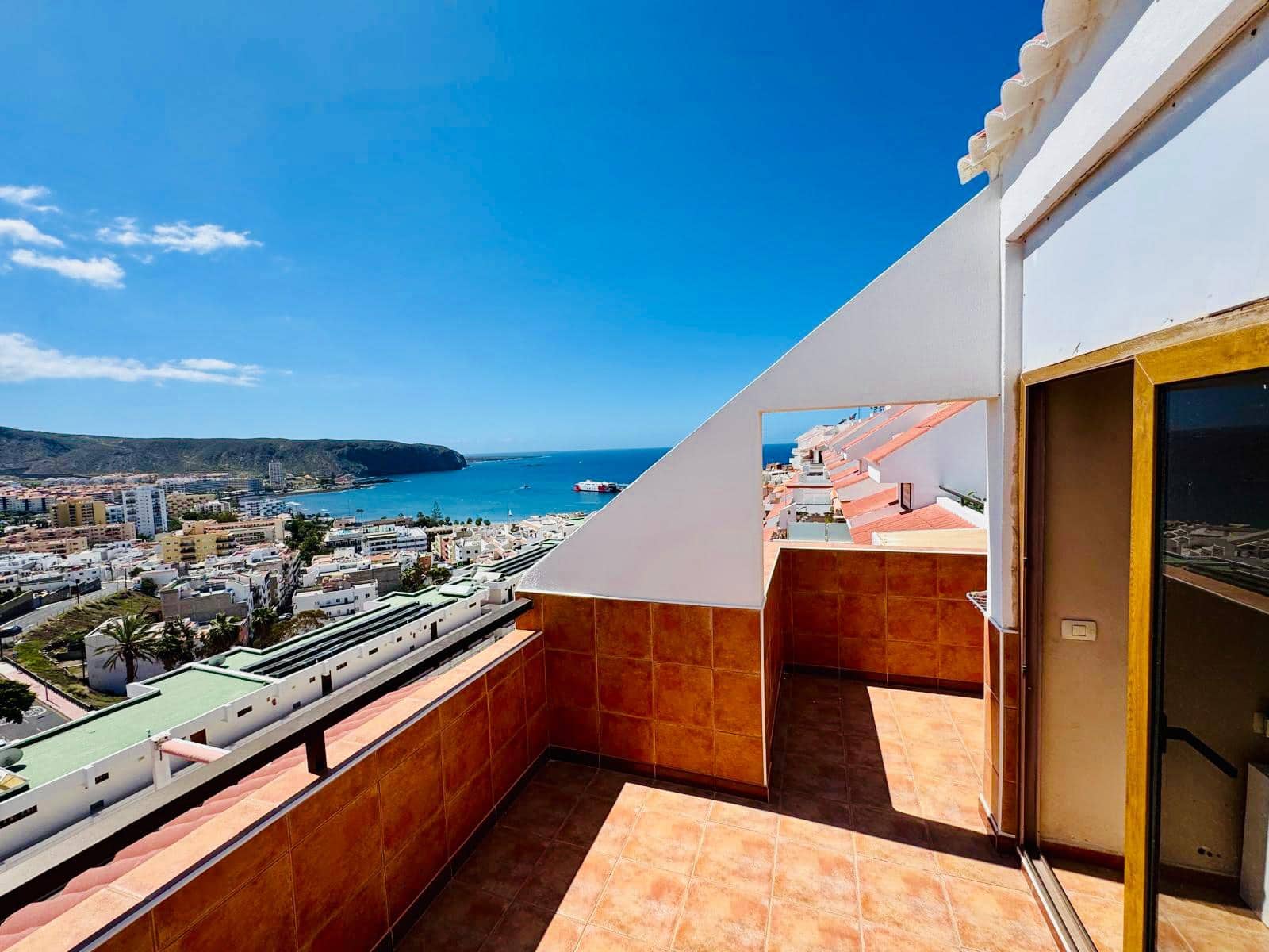 3 sypialnia Penthouse na sprzedaż w Los Cristianos z basenem garażem - 599 000 € (Ref: 9798341)