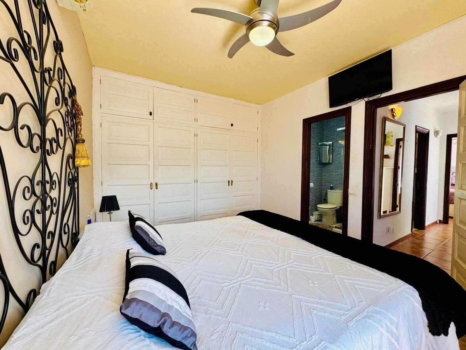 3 sypialnia Penthouse na sprzedaż w Los Cristianos z basenem garażem - 599 000 € (Ref: 9798341)