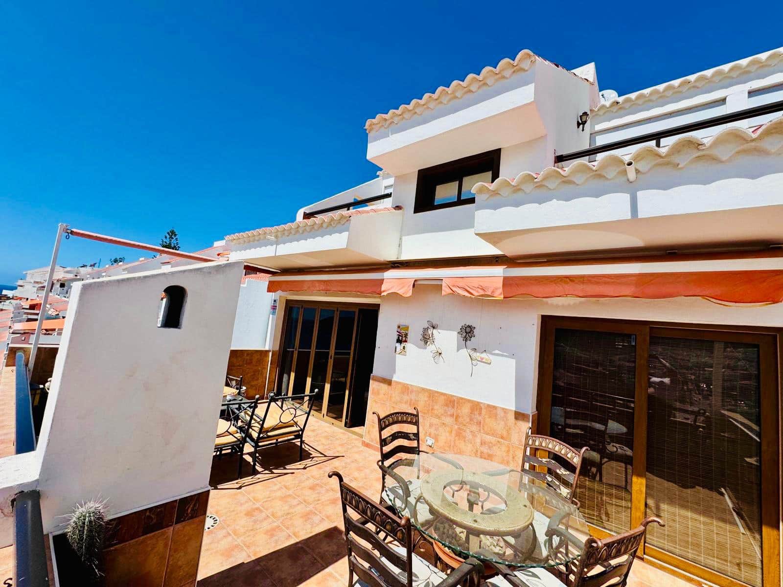 3 sypialnia Penthouse na sprzedaż w Los Cristianos z basenem garażem - 599 000 € (Ref: 9798341)