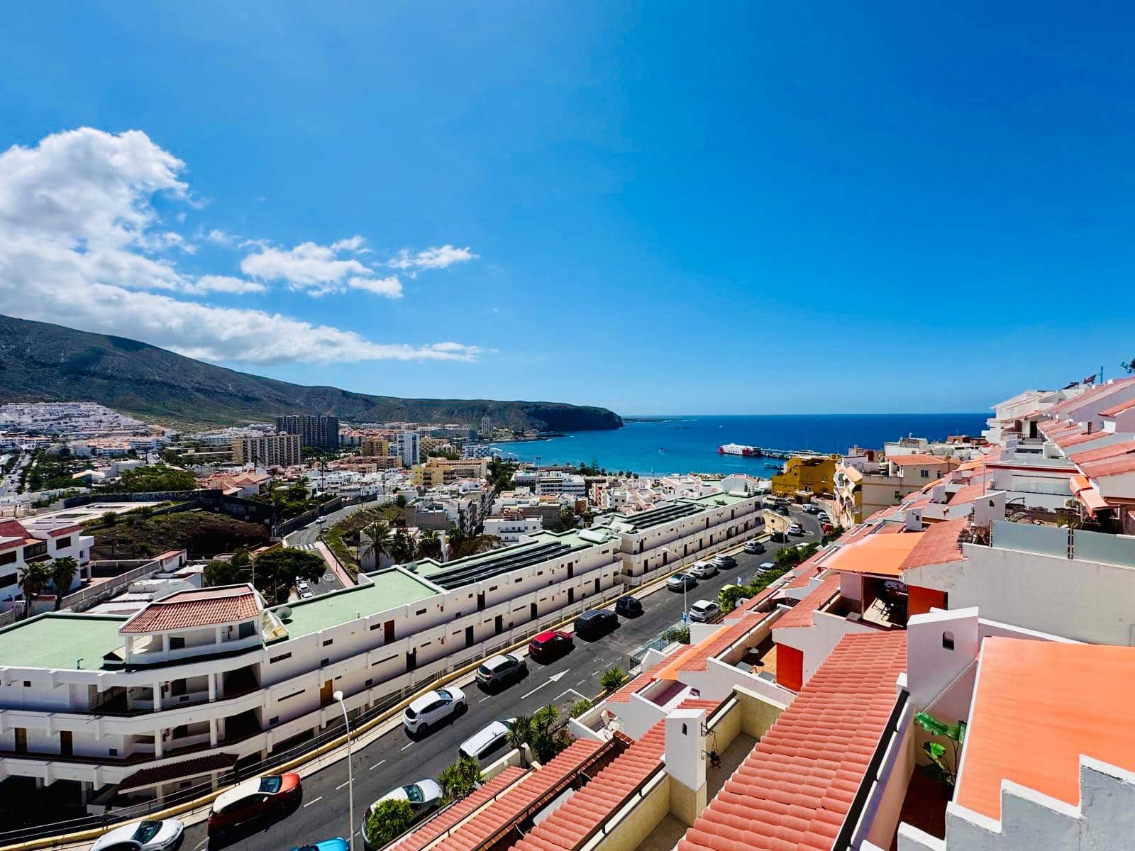 3 sypialnia Penthouse na sprzedaż w Los Cristianos z basenem garażem - 599 000 € (Ref: 9798341)