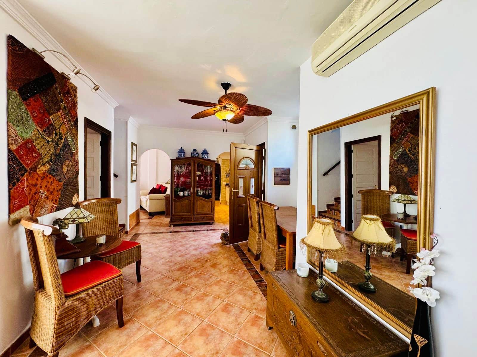 3 sypialnia Penthouse na sprzedaż w Los Cristianos z basenem garażem - 599 000 € (Ref: 9798341)