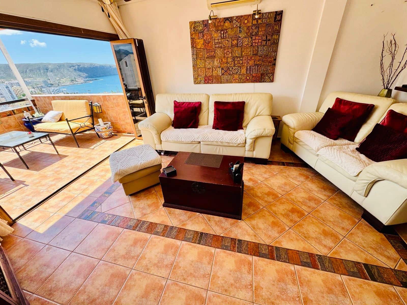 3 sypialnia Penthouse na sprzedaż w Los Cristianos z basenem garażem - 599 000 € (Ref: 9798341)