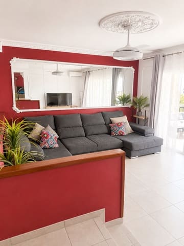2 slaapkamer Appartement te koop in Los Cristianos, Arona met zwembad - € 460.000 (Ref: 9848194)