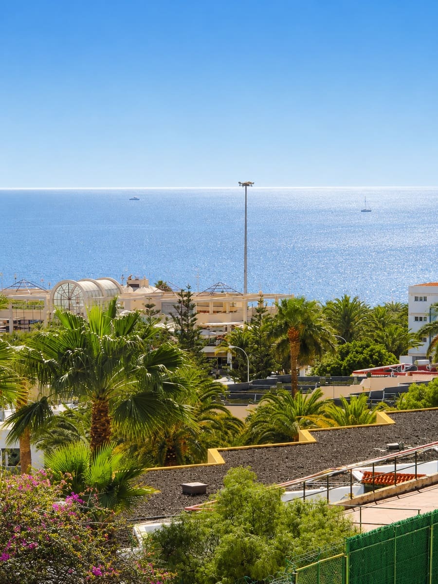 2 slaapkamer Appartement te koop in Los Cristianos met zwembad - € 460.000 (Ref: 9848194)