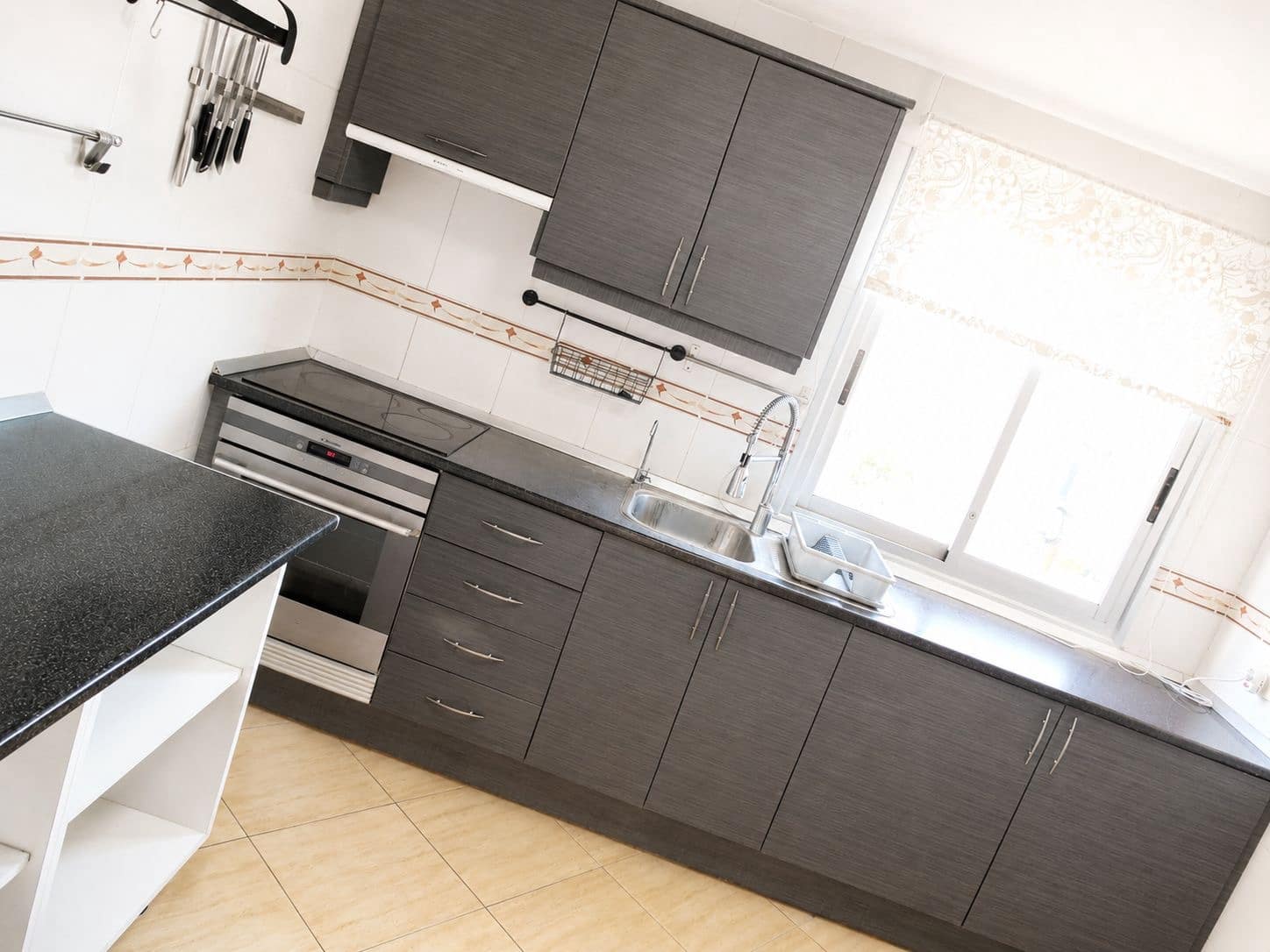 Apartamento de 3 habitaciones en Cabo Blanco en alquiler con garaje - 1.200 € (Ref: 9854479)