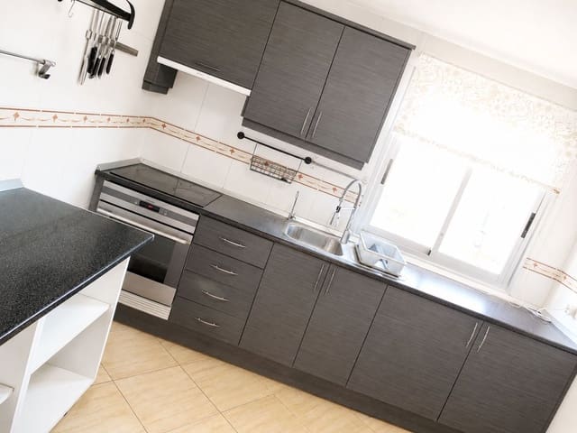 Apartamento de 3 habitaciones en Cabo Blanco, Arona en alquiler con garaje - 1.200 € (Ref: 9854479)