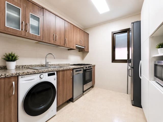 2 makuuhuone Huoneisto myytävänä paikassa Parque de la Reina, Arona - 240 000 € (Ref: 9891365)