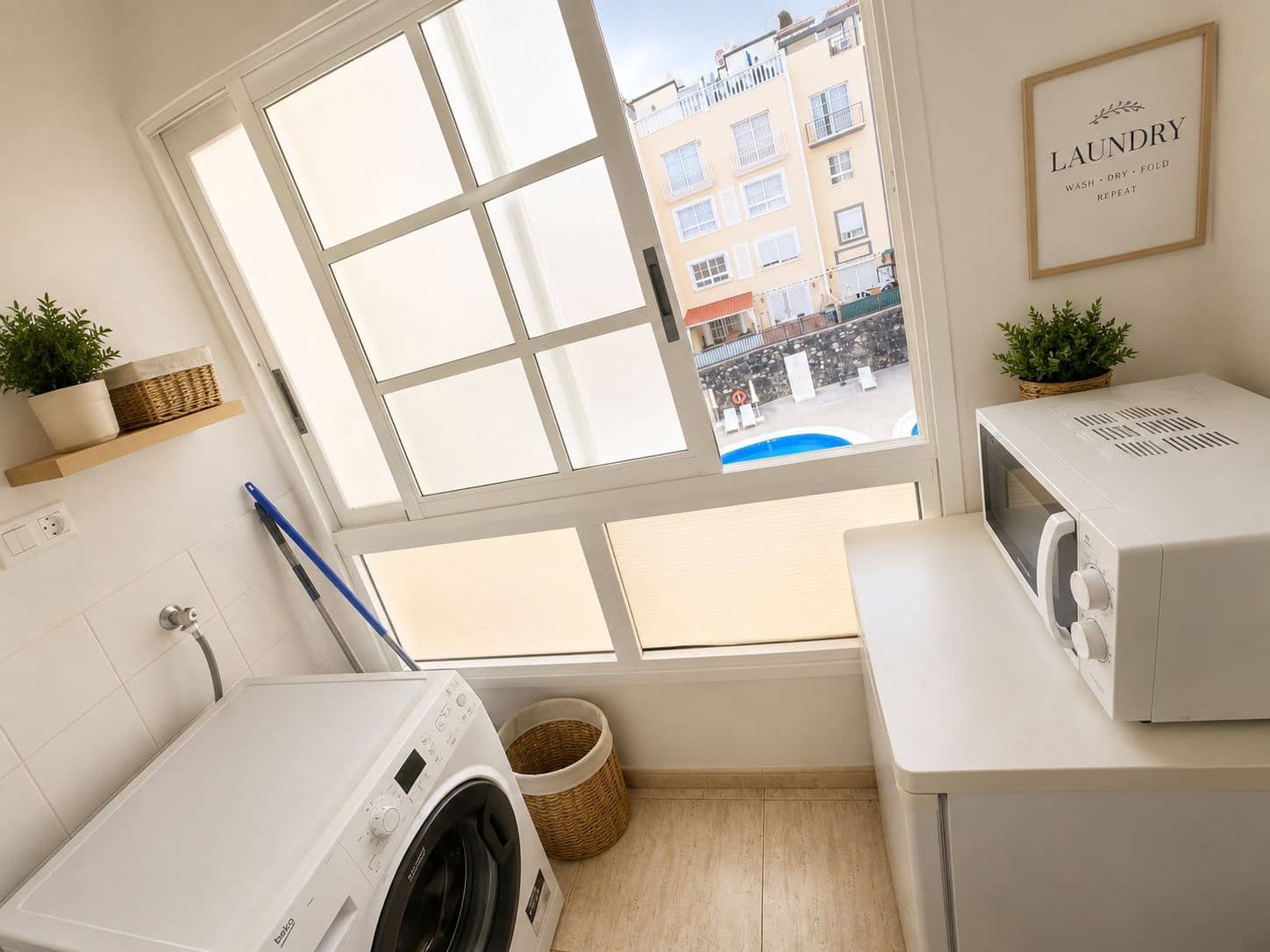 2 bedroom Apartment for sale in Adeje with pool garage - € 299,000 (Ref: 9891404)