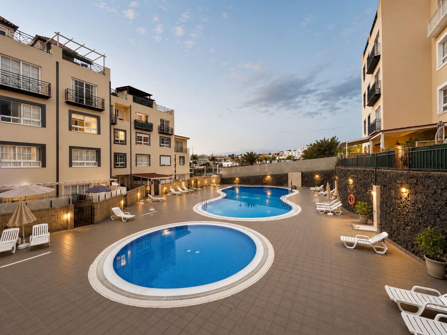 2 bedroom Apartment for sale in Adeje with pool garage - € 299,000 (Ref: 9891404)