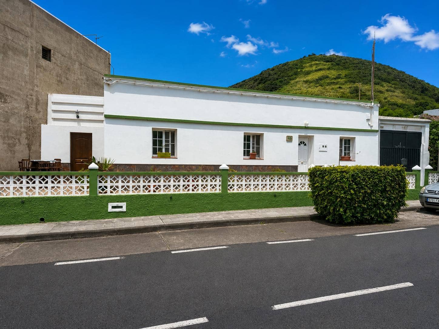 3 slaapkamer Bungalow te koop in Buenavista del Norte met garage - € 265.000 (Ref: 9909695)