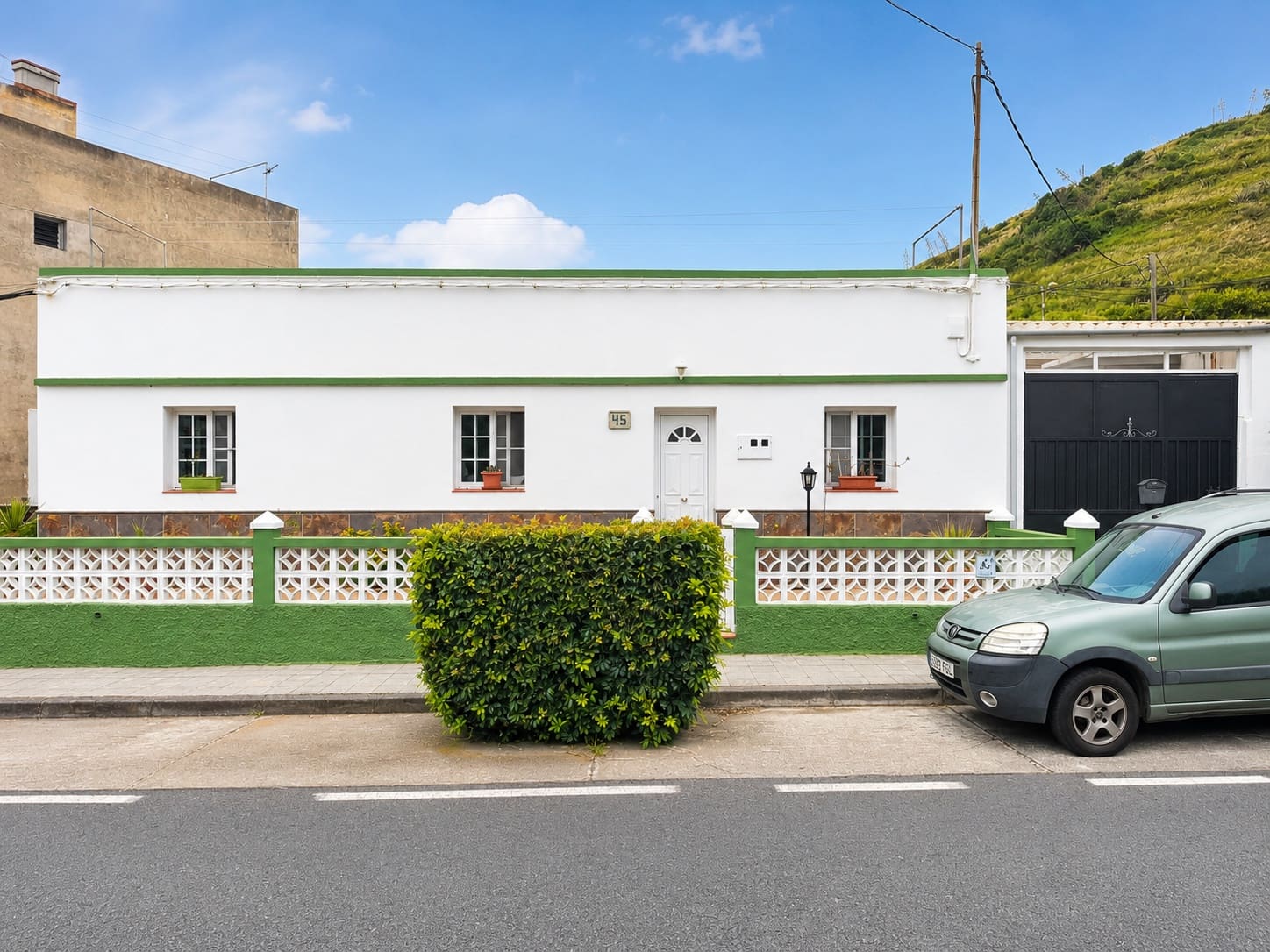 3 slaapkamer Bungalow te koop in Buenavista del Norte met garage - € 265.000 (Ref: 9909695)