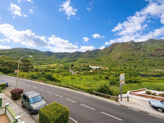 3 slaapkamer Bungalow te koop in Buenavista del Norte met garage - € 265.000 (Ref: 9909695)