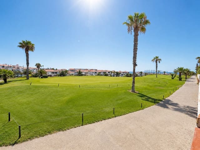 3 makuuhuone Huvila myytävänä paikassa Amarilla Golf, San Miguel de Abona mukana uima-altaan 
autotalli - 650 000 € (Ref: 9956575)