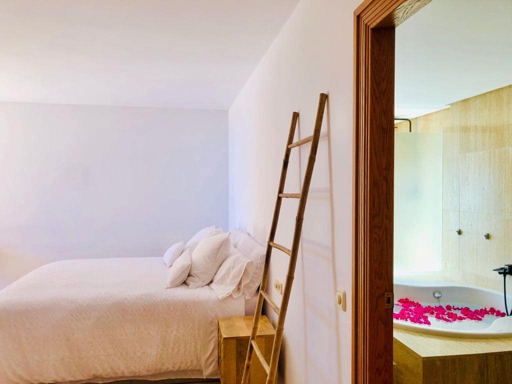 Apartamento de 3 habitaciones en San Jose / Sant Josep de Sa Talaia en alquiler con piscina - 4.800 € (Ref: 10097288)