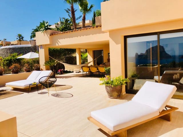 Apartamento de 3 habitaciones en San Jose / Sant Josep de Sa Talaia en alquiler con piscina - 4.800 € (Ref: 10097288)
