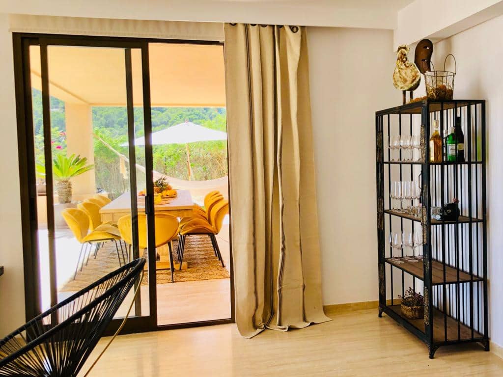 Apartamento de 3 habitaciones en San Jose / Sant Josep de Sa Talaia en alquiler con piscina - 4.800 € (Ref: 10097288)