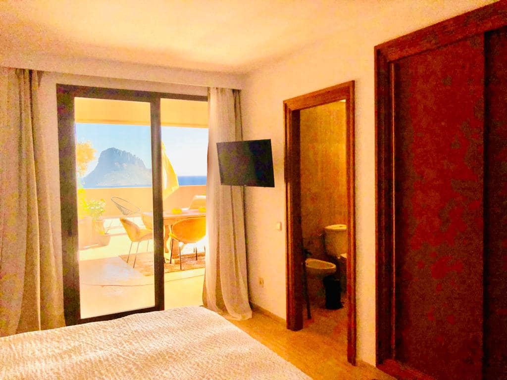Apartamento de 3 habitaciones en San Jose / Sant Josep de Sa Talaia en alquiler con piscina - 4.800 € (Ref: 10097288)