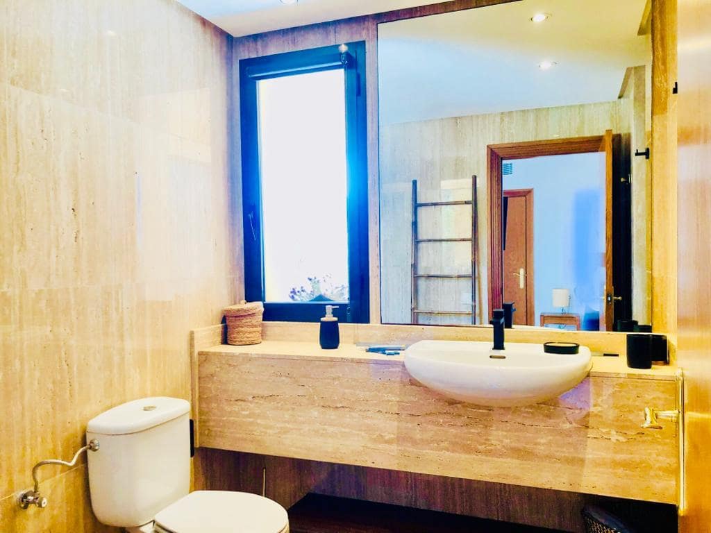 Apartamento de 3 habitaciones en San Jose / Sant Josep de Sa Talaia en alquiler con piscina - 4.800 € (Ref: 10097288)