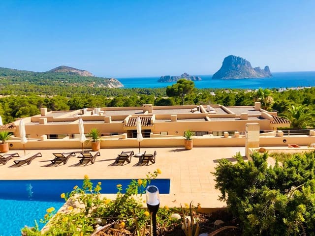 Apartamento de 3 habitaciones en San Jose / Sant Josep de Sa Talaia en alquiler con piscina - 4.800 € (Ref: 10097288)