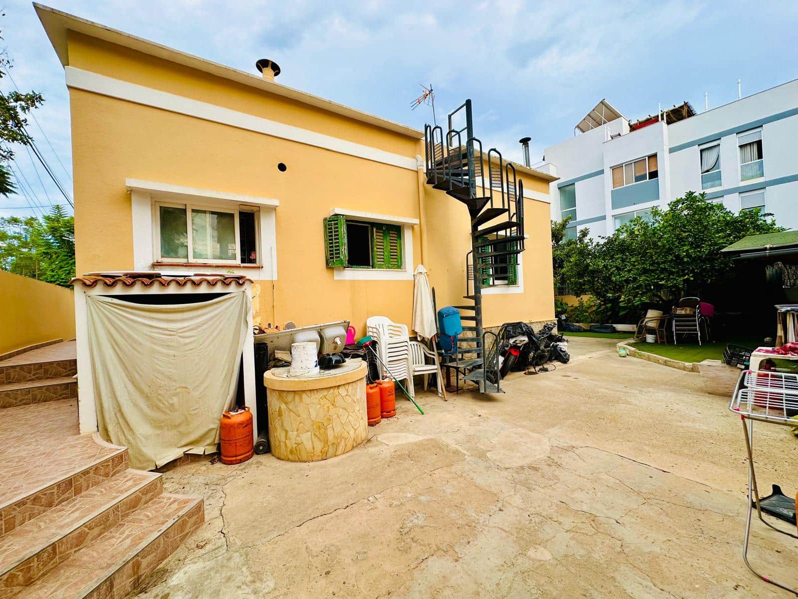 5 bedroom Villa for sale in Ibiza / Eivissa town with garage - € 850,000 (Ref: 8604318)