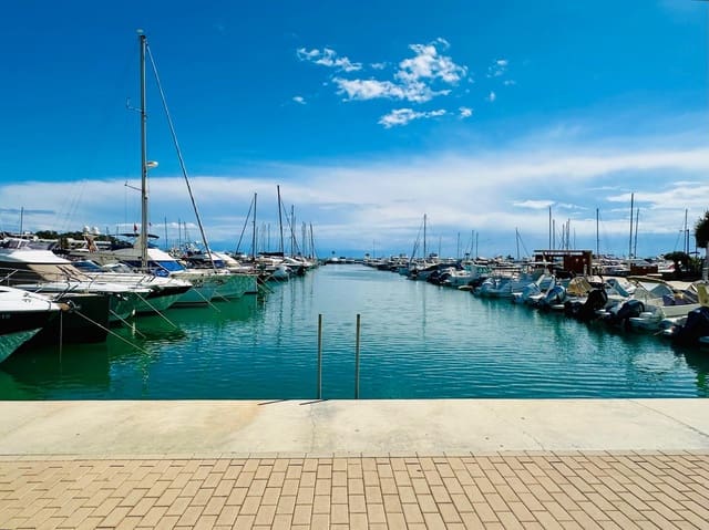 Kommersiell till salu i Santa Eulalia / Santa Eularia - 700 000 € (Ref: 8653596)