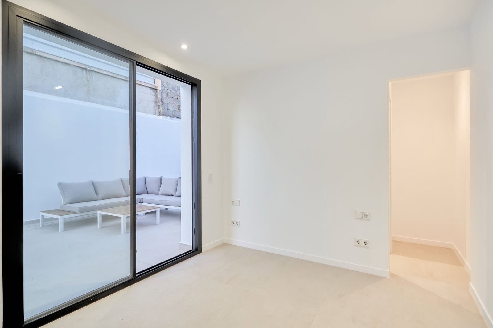 5 bedroom Villa for sale in Sant Antoni de Portmany with pool garage - € 1,595,000 (Ref: 8854335)