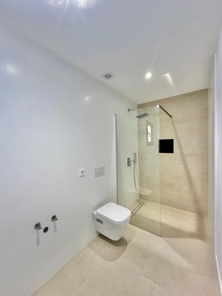 5 bedroom Villa for sale in Sant Antoni de Portmany with pool garage - € 1,595,000 (Ref: 8854335)