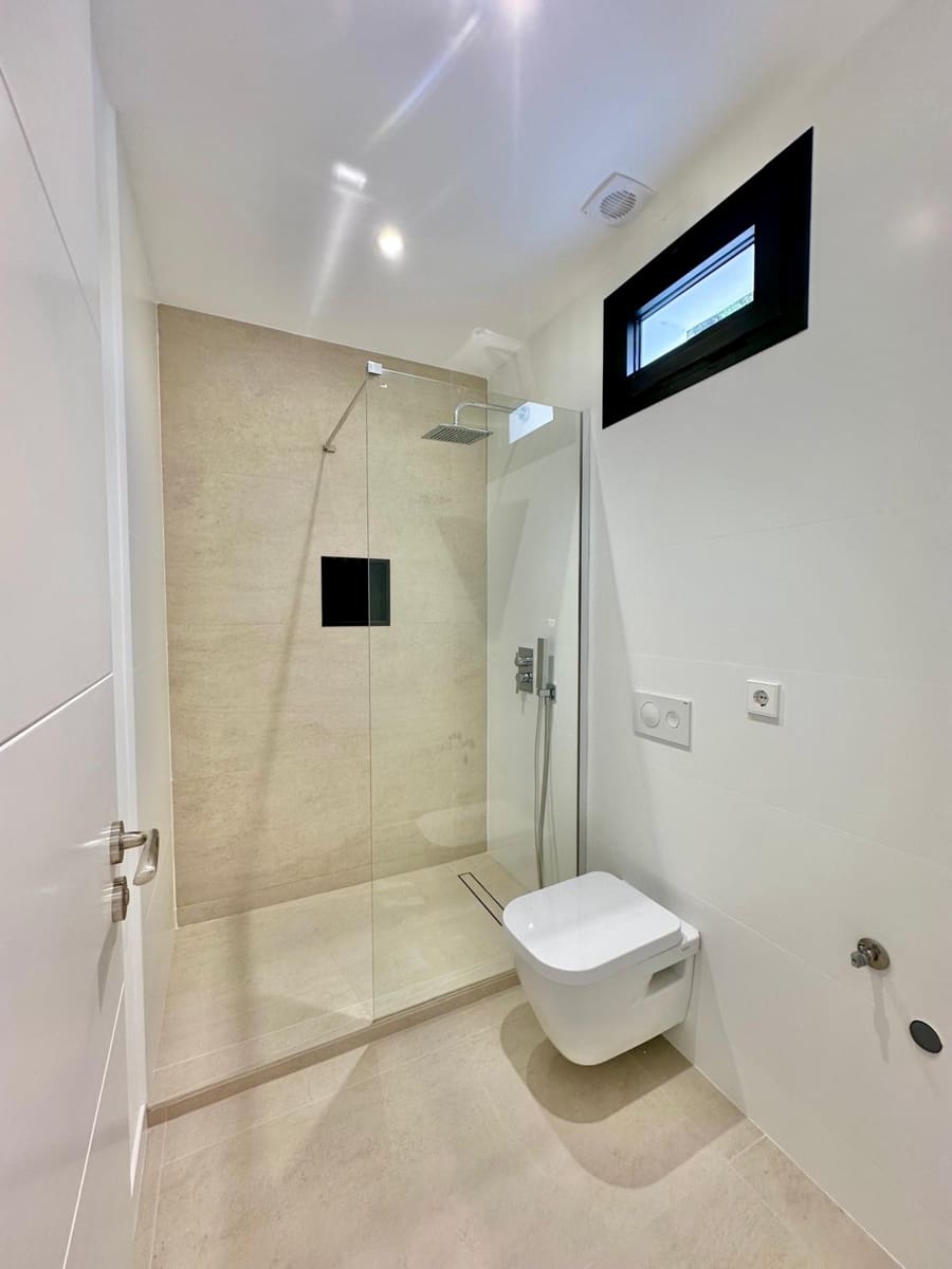 5 bedroom Villa for sale in Sant Antoni de Portmany with pool garage - € 1,595,000 (Ref: 8854335)