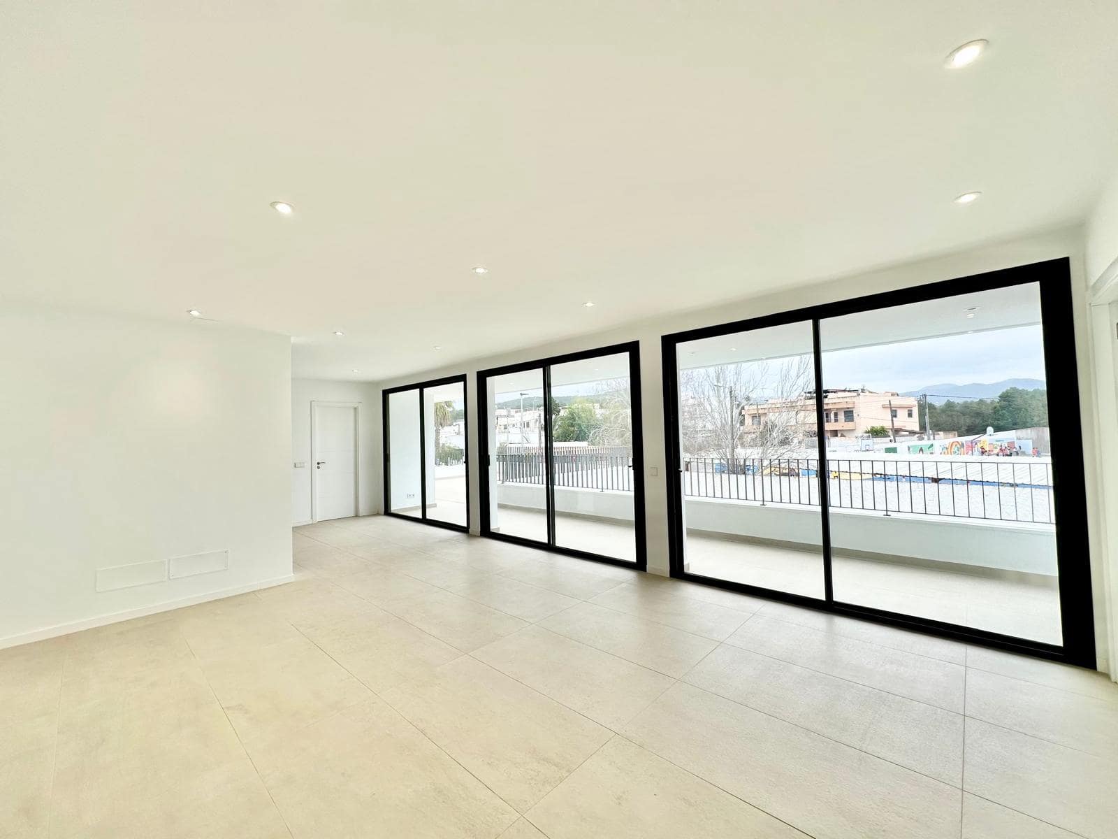 5 bedroom Villa for sale in Sant Antoni de Portmany with pool garage - € 1,595,000 (Ref: 8854335)
