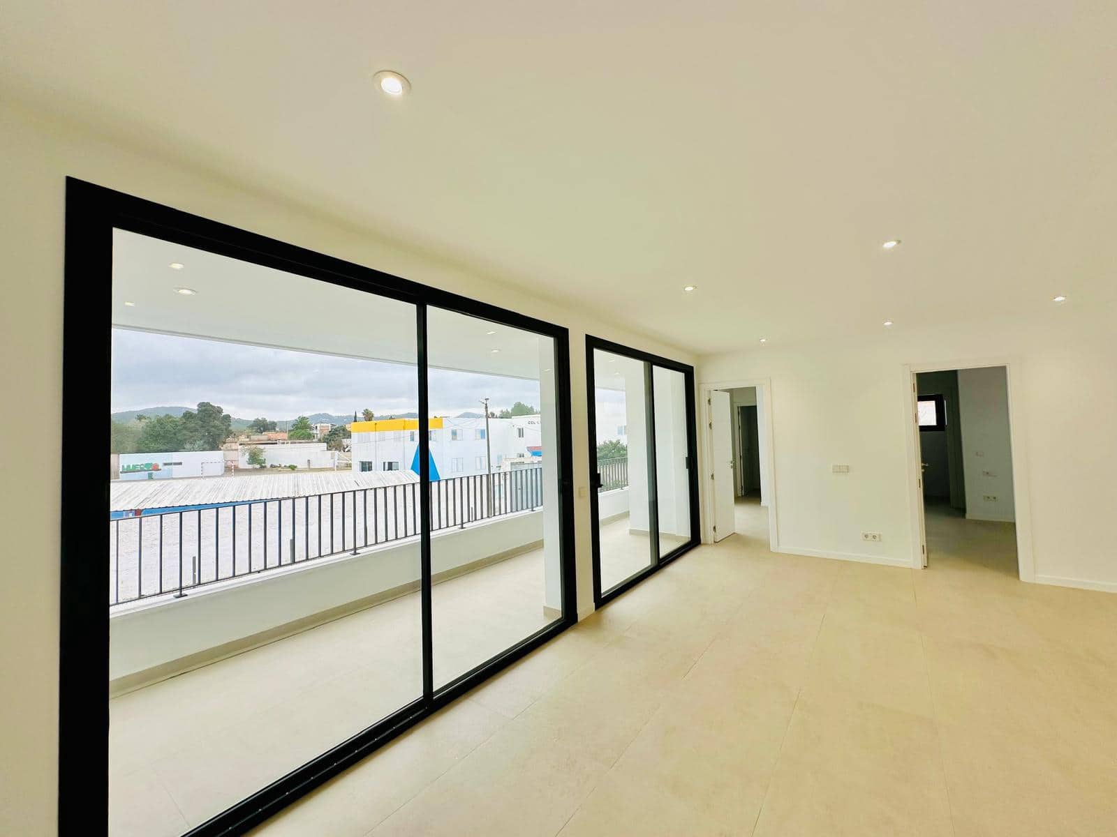 5 bedroom Villa for sale in Sant Antoni de Portmany with pool garage - € 1,595,000 (Ref: 8854335)