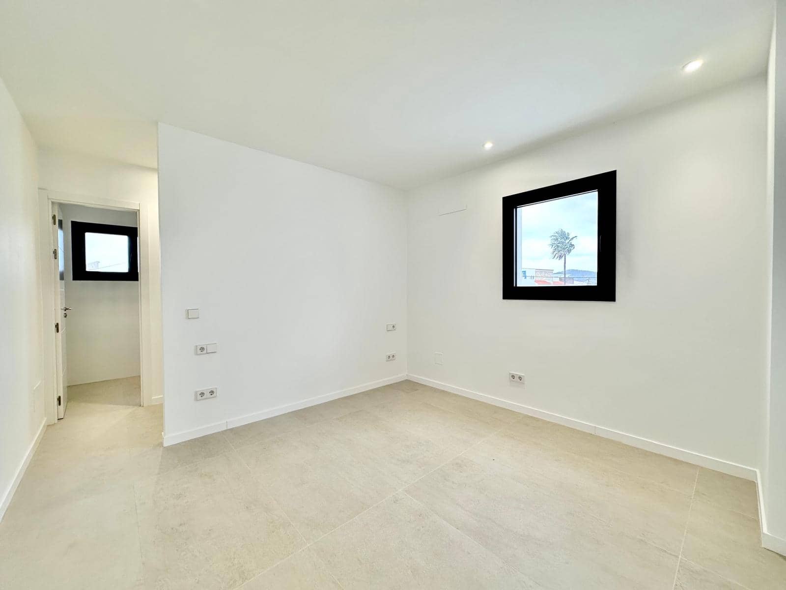 5 bedroom Villa for sale in Sant Antoni de Portmany with pool garage - € 1,595,000 (Ref: 8854335)