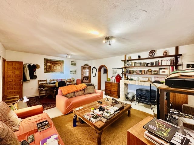 4 bedroom Villa for sale in Sant Antoni de Portmany - € 1,200,000 (Ref: 9079814)