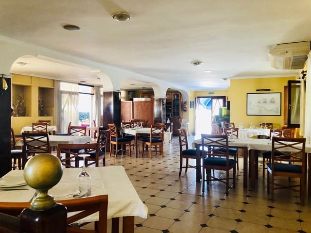 Kommersiell till salu i San Jose / Sant Josep de Sa Talaia - 2 300 000 € (Ref: 9101420)