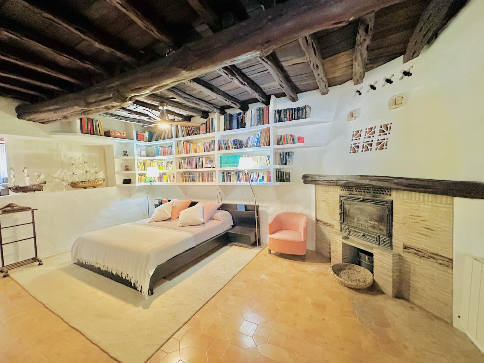 6 soveværelse Finca/Landehus til salg i Sant Joan de Labritja med swimmingpool garage - € 2.300.000 (Ref: 9165418)